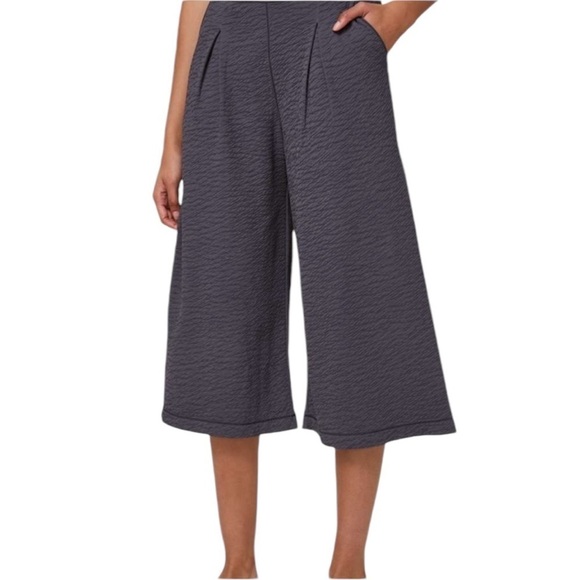 Lululemon Can You Feel The Pleat Crop Pant in Moonwalk Purple Size 4 - Picture 2 of 13